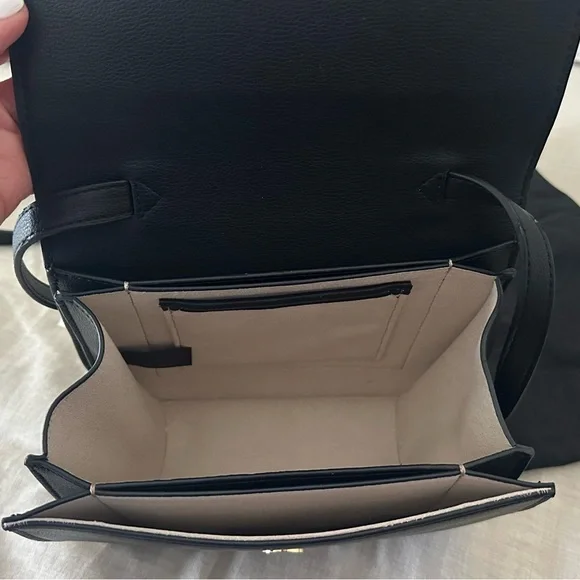 Quince Classic Black Crossbody Bag - Picture 4 of 5